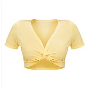 Yellow short sleeve crop top